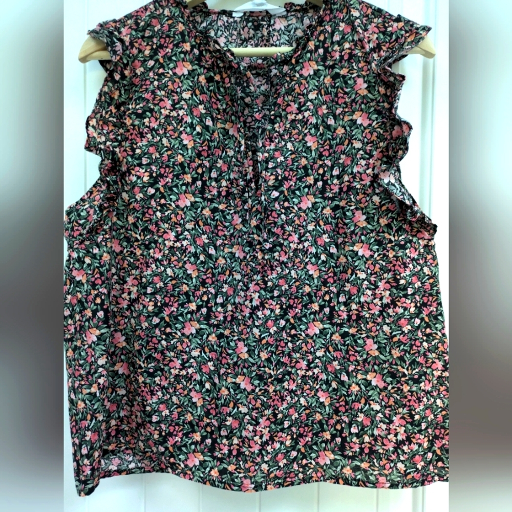 BB Dakota Steve Madden Floral Flutter Sleeveless Blouse